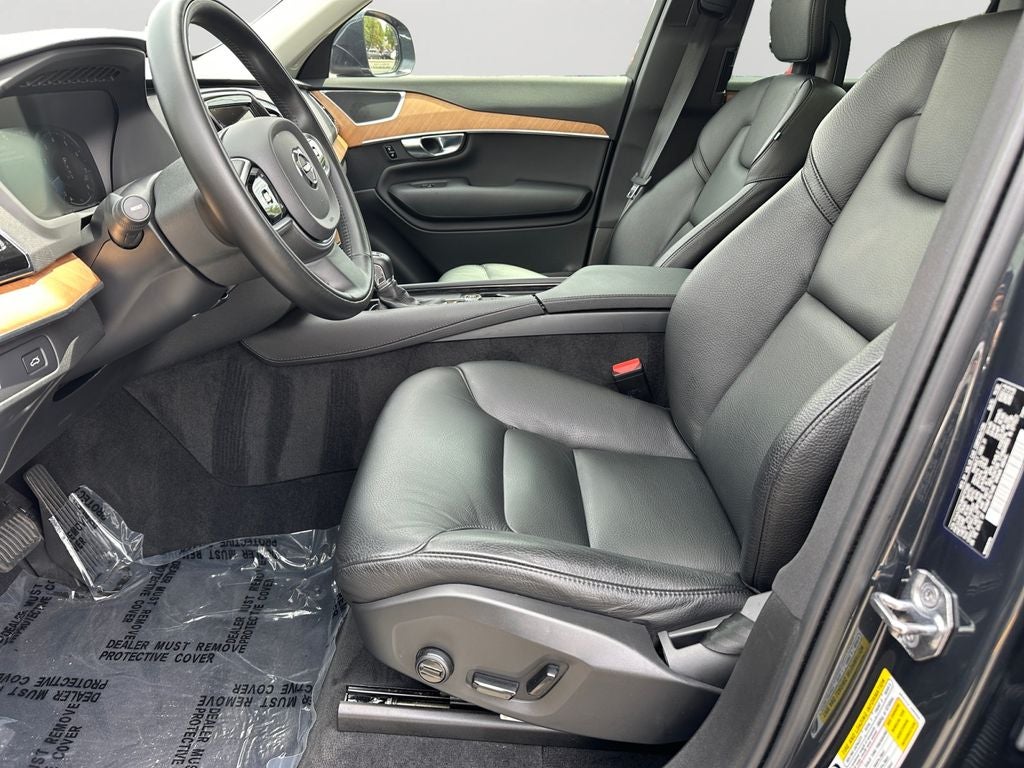 2021 Volvo XC90 T6 Momentum