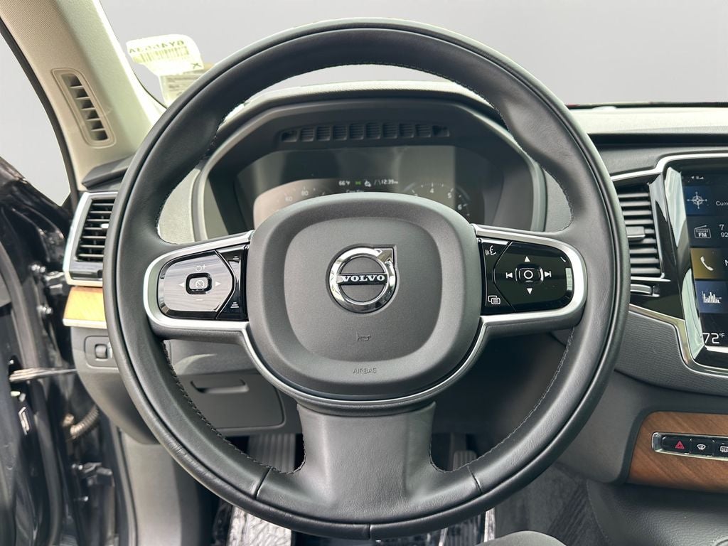 2021 Volvo XC90 T6 Momentum