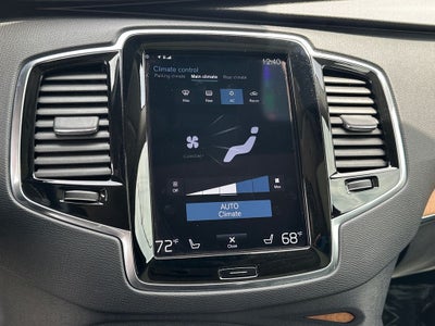 2021 Volvo XC90 T6 Momentum