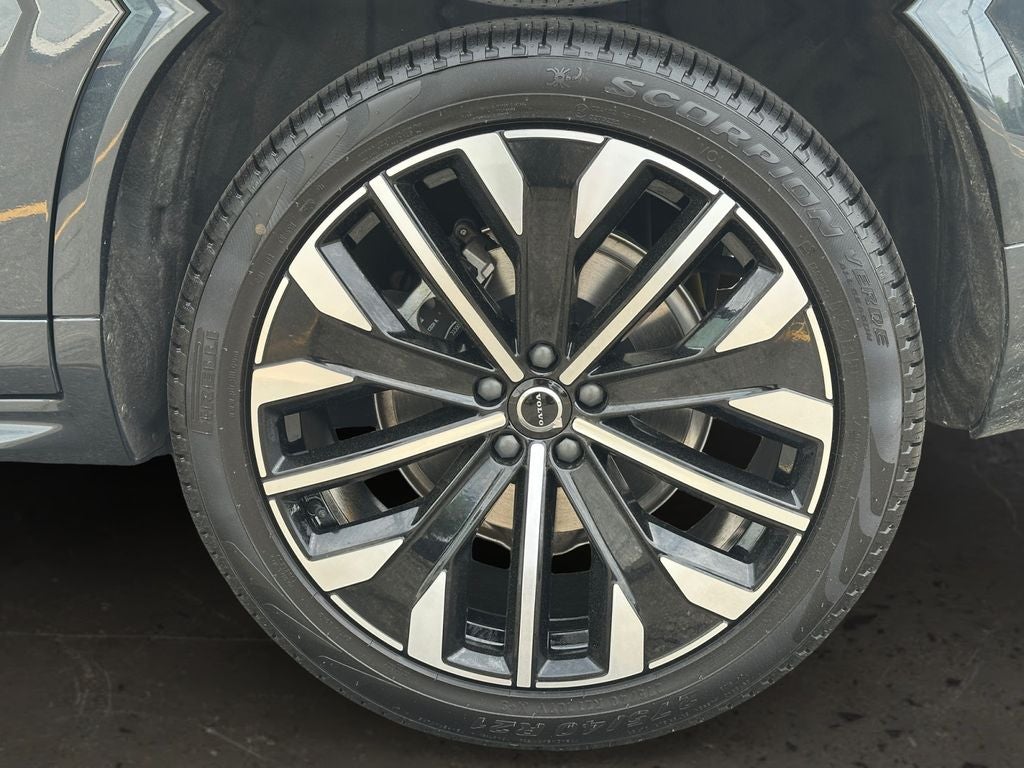 2021 Volvo XC90 T6 Momentum
