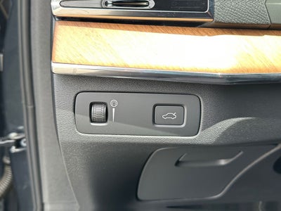 2021 Volvo XC90 T6 Momentum