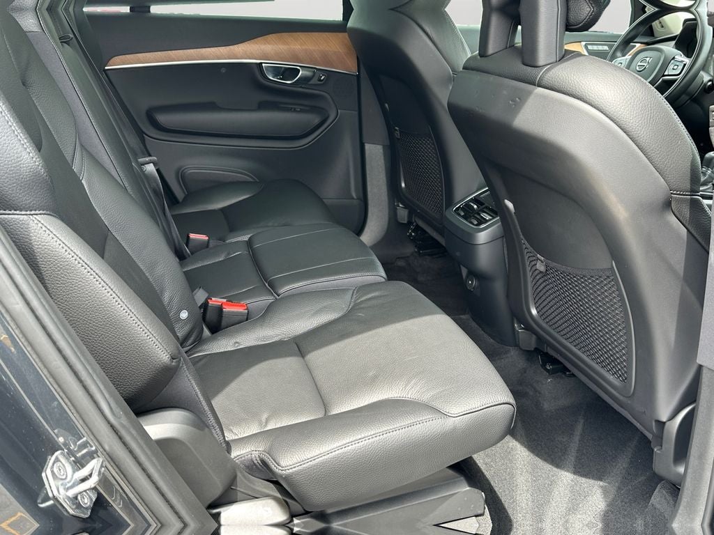 2021 Volvo XC90 T6 Momentum