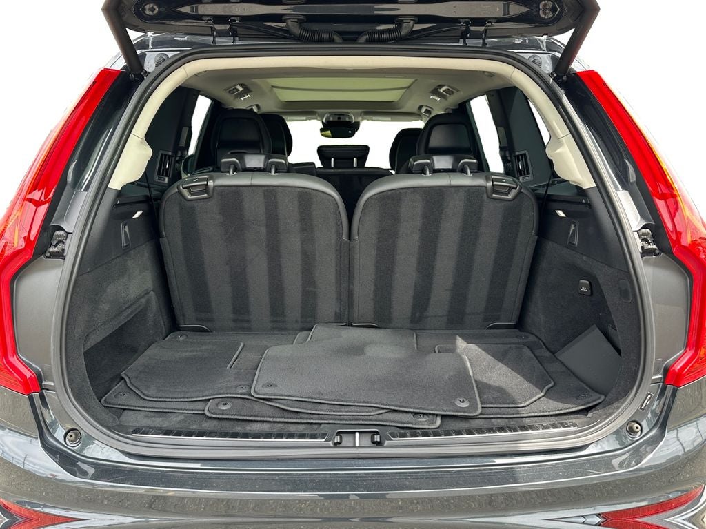 2021 Volvo XC90 T6 Momentum