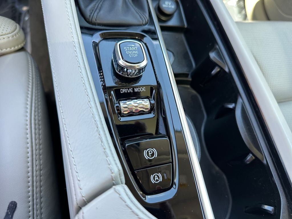 2020 Volvo XC90 T6 Inscription Advanced Luxury Package with Air Suspension