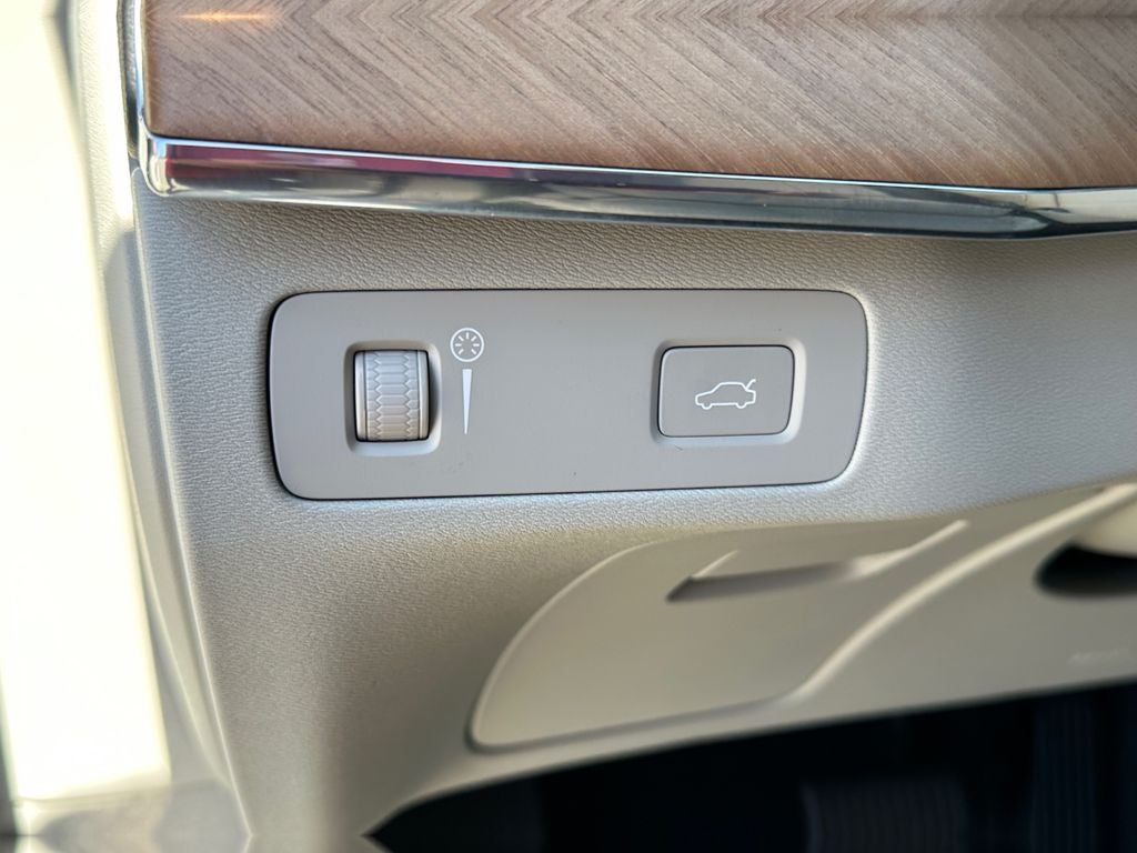 2020 Volvo XC90 T6 Inscription Advanced Luxury Package with Air Suspension