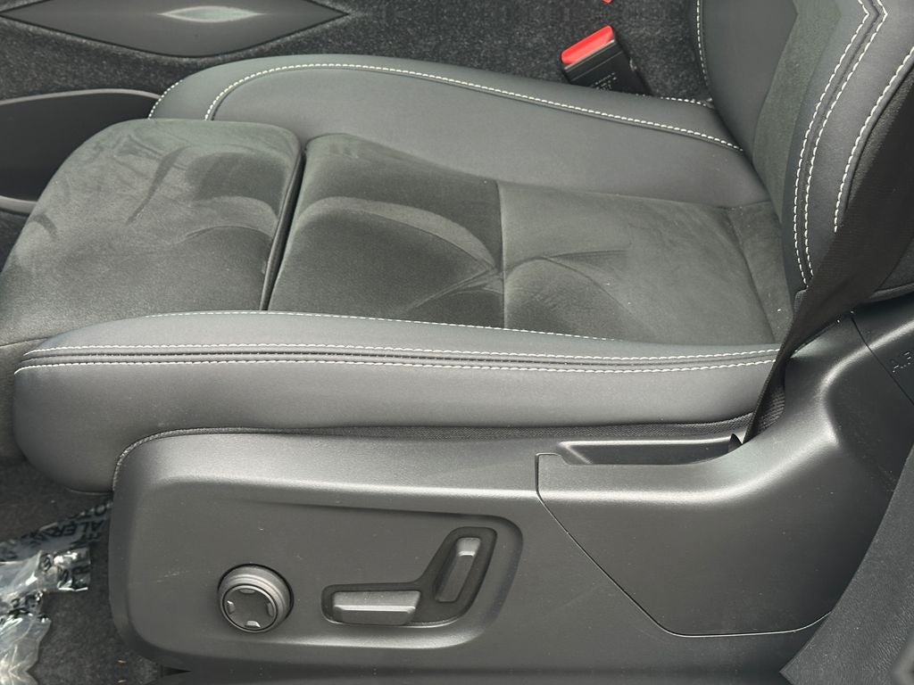 2023 Volvo XC40 Recharge Pure Electric Twin Plus Volvo Certified
