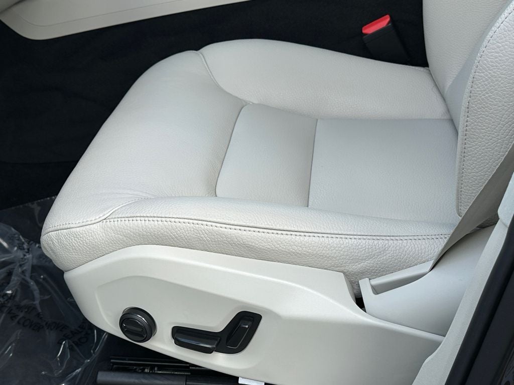 2024 Volvo XC60 Recharge Plug-In Hybrid T8 Plus Dark Theme Volvo Certified