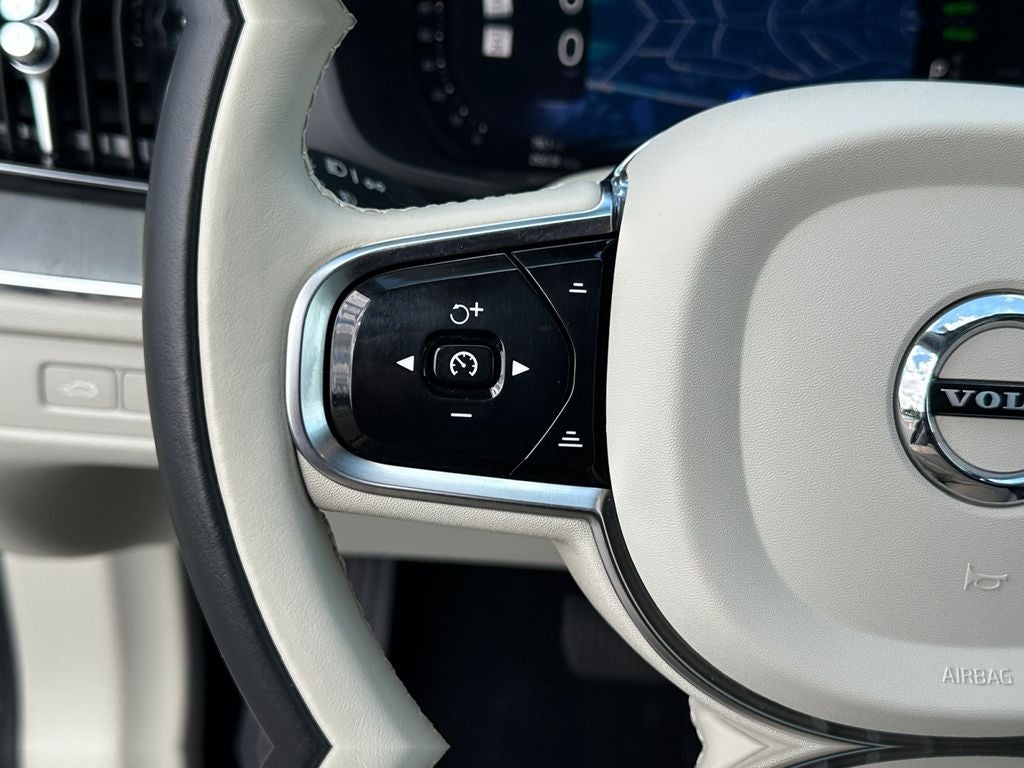 2024 Volvo XC60 Recharge Plug-In Hybrid T8 Plus Dark Theme Volvo Certified