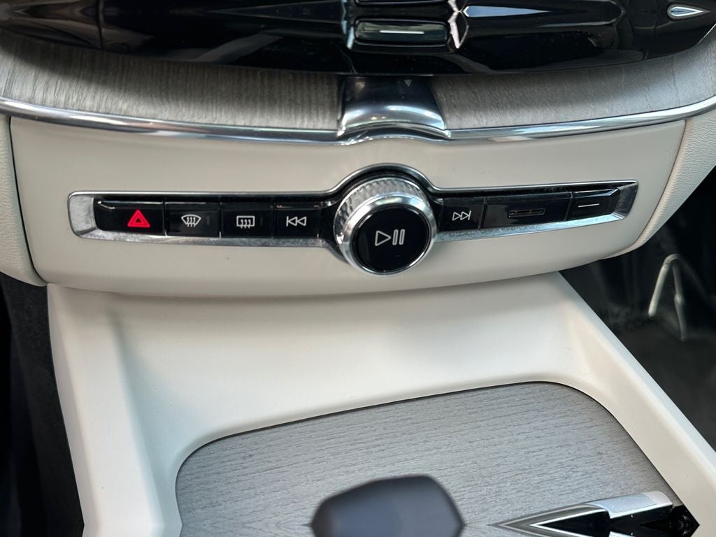 2024 Volvo XC60 Recharge Plug-In Hybrid T8 Plus Dark Theme Volvo Certified