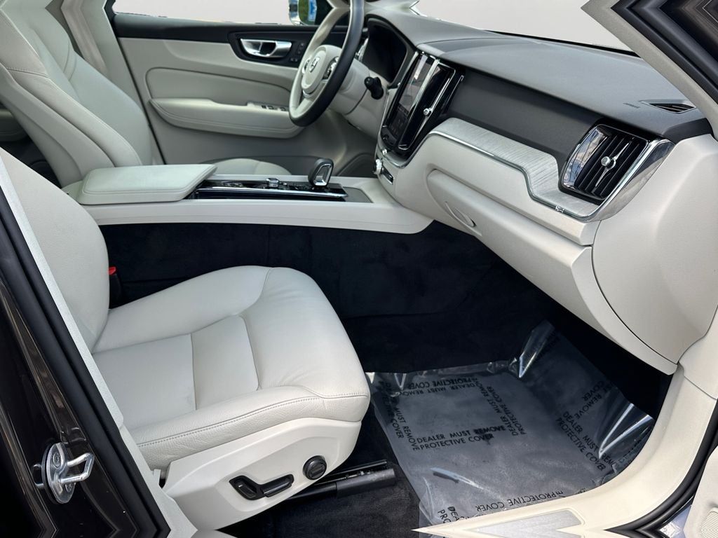 2024 Volvo XC60 Recharge Plug-In Hybrid T8 Plus Dark Theme Volvo Certified