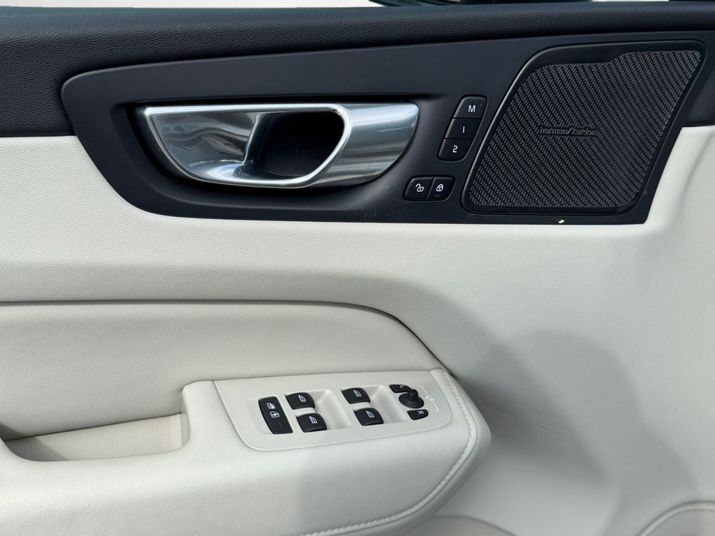 2024 Volvo XC60 Recharge Plug-In Hybrid Ultimate Volvo Certified