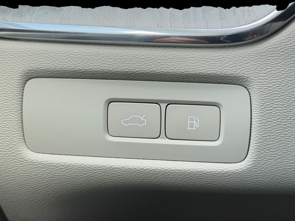 2024 Volvo XC60 Recharge Plug-In Hybrid Ultimate Volvo Certified