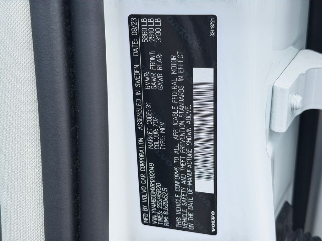 2024 Volvo XC60 Recharge Plug-In Hybrid Ultimate Volvo Certified