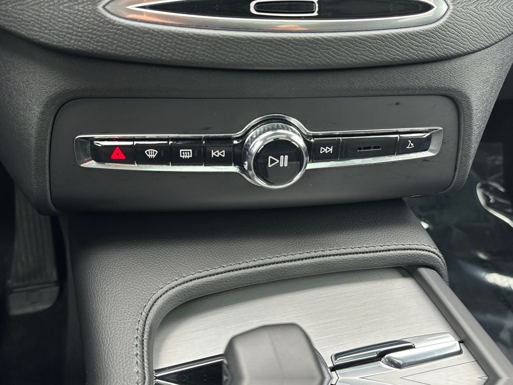 2023 Volvo XC90 B5 Core Volvo Certified