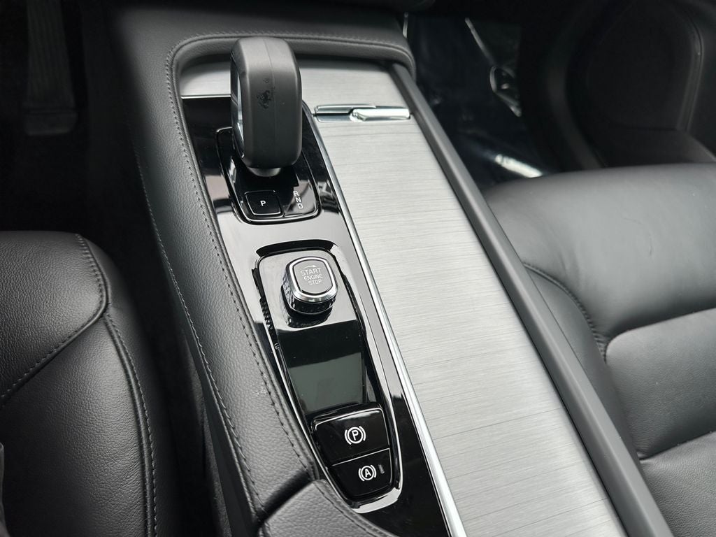 2023 Volvo XC90 B5 Core Volvo Certified