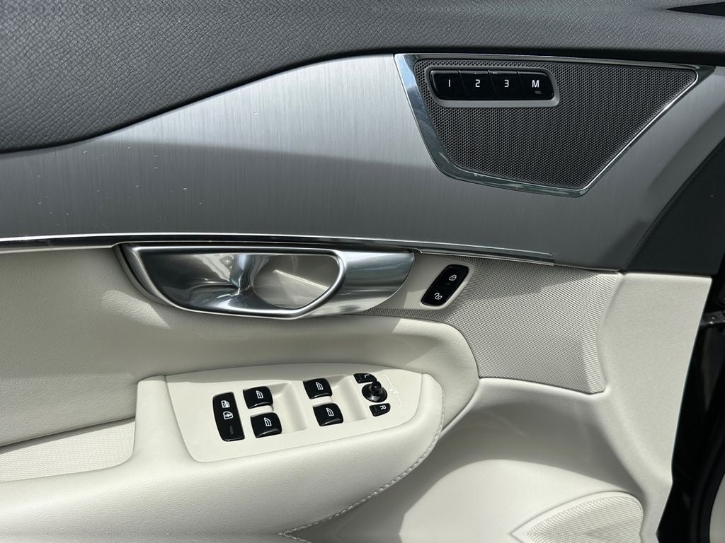 2023 Volvo XC90 B5 Core Volvo Certified