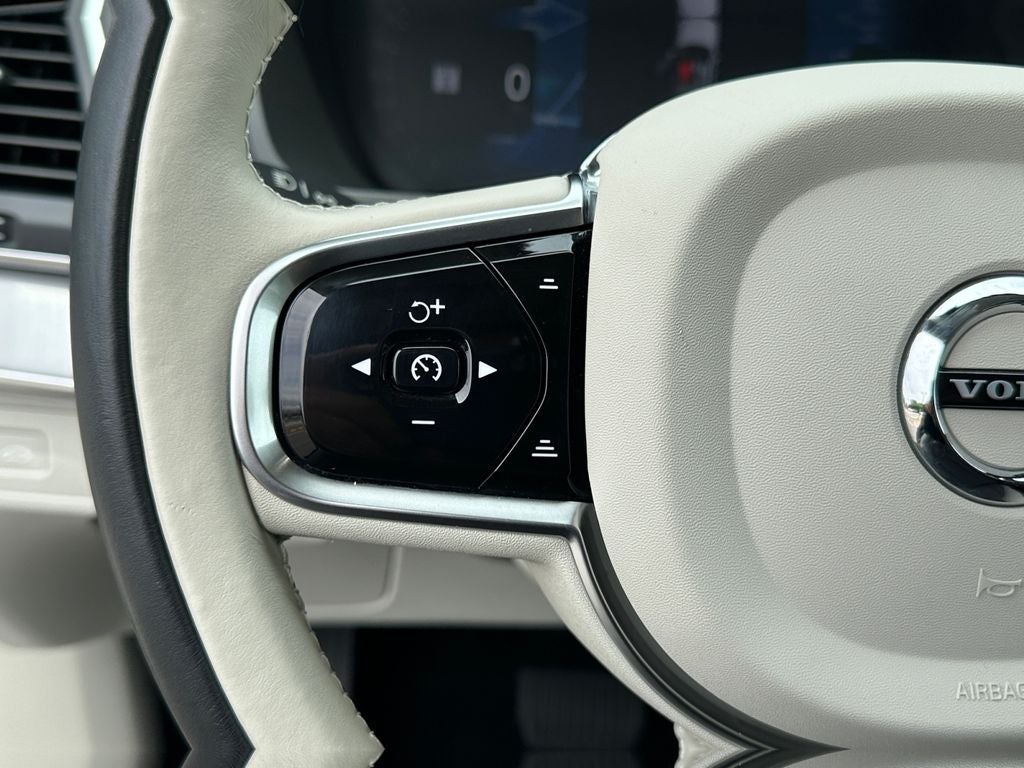 2023 Volvo XC90 B5 Core Volvo Certified