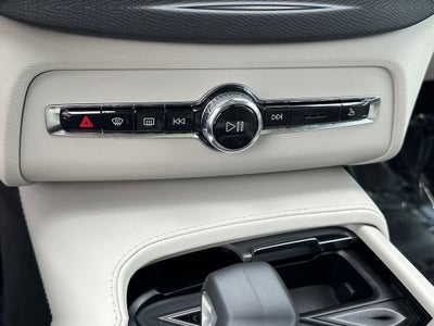 2023 Volvo XC90 B5 Core Volvo Certified