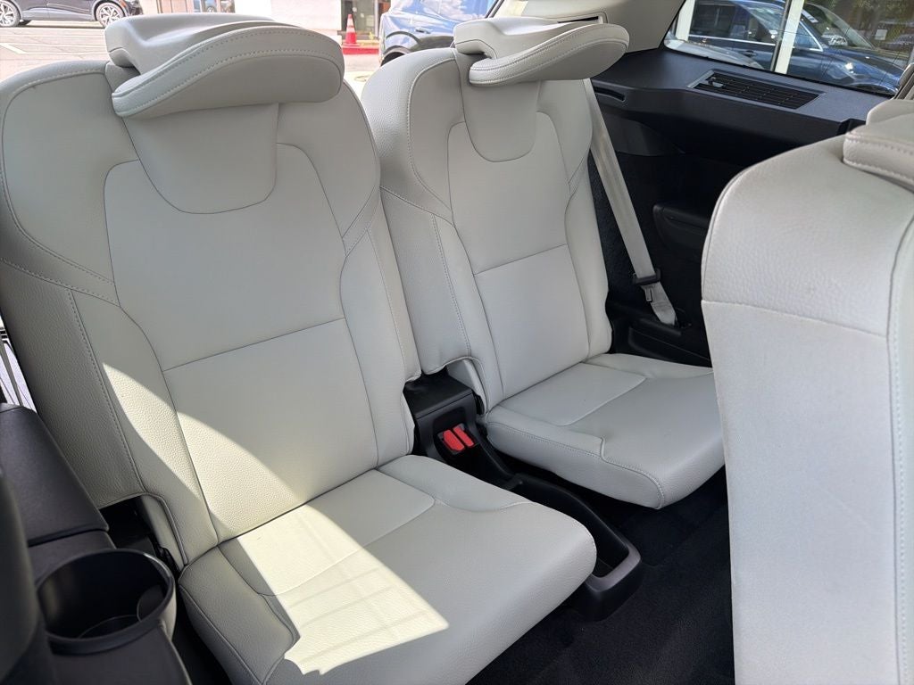 2023 Volvo XC90 B5 Core Volvo Certified