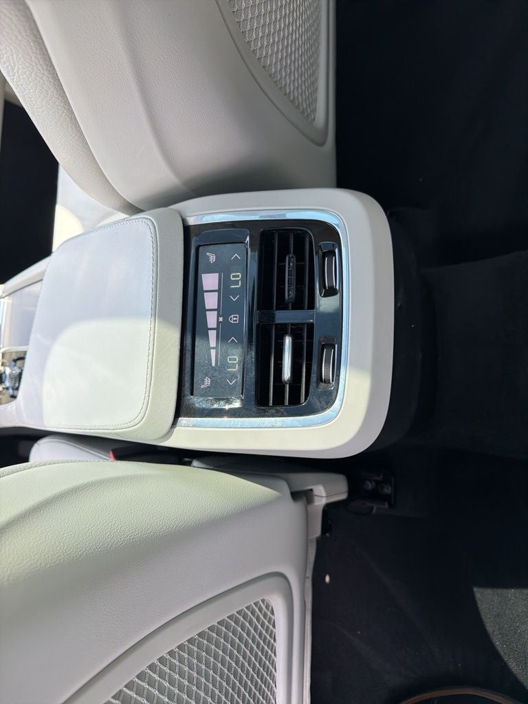 2023 Volvo XC90 B5 Core Volvo Certified