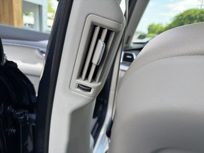 2023 Volvo XC90 B5 Core Volvo Certified