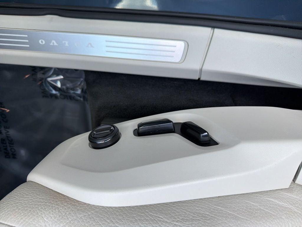 2023 Volvo XC90 B5 Core Volvo Certified