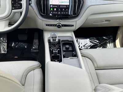 2024 Volvo XC60 B5 Ultimate Dark Theme