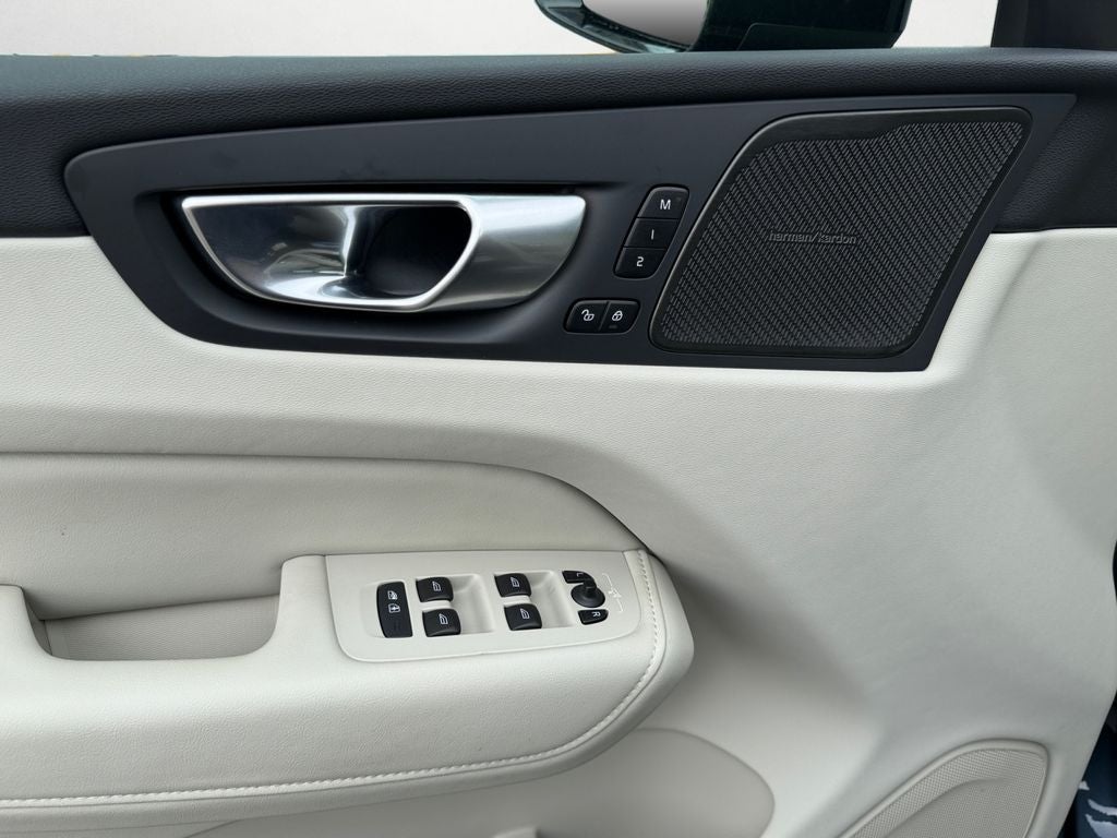 2024 Volvo XC60 B5 Ultimate Dark Theme Volvo Certified