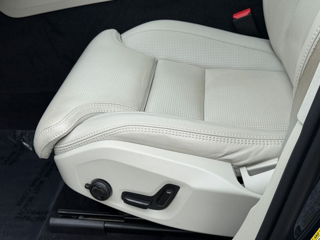 2024 Volvo XC60 B5 Ultimate Dark Theme Volvo Certified