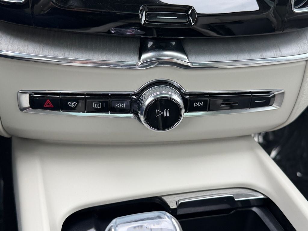 2024 Volvo XC60 B5 Ultimate Dark Theme Volvo Certified