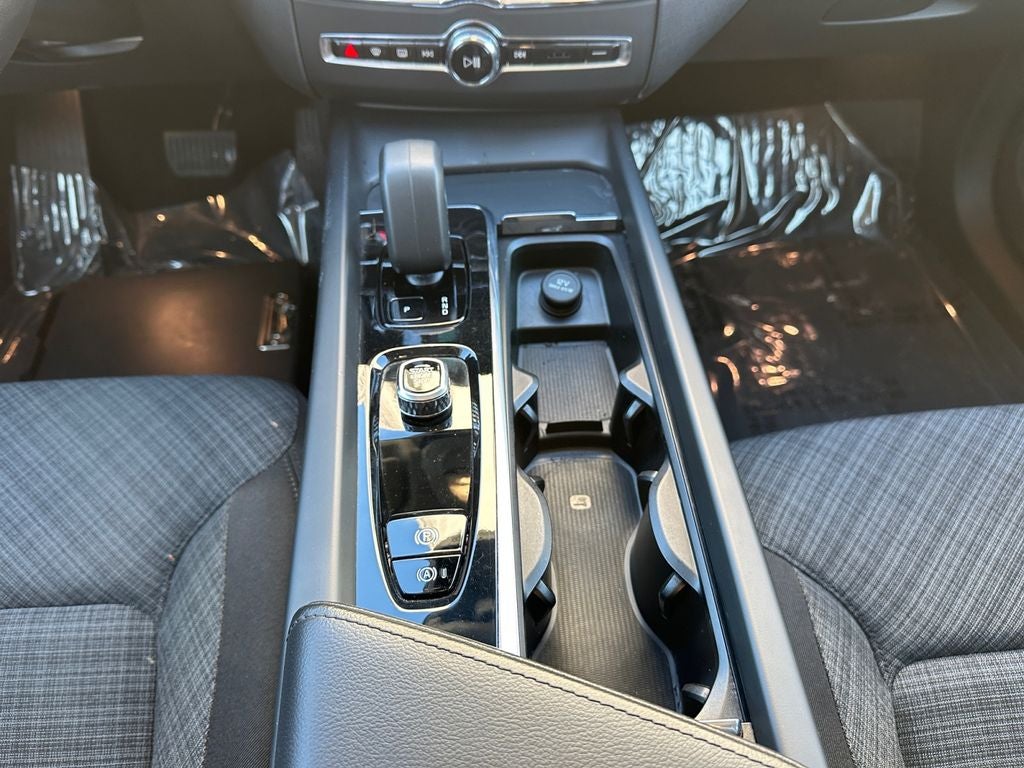 2023 Volvo XC60 B5 Core Volvo Certified