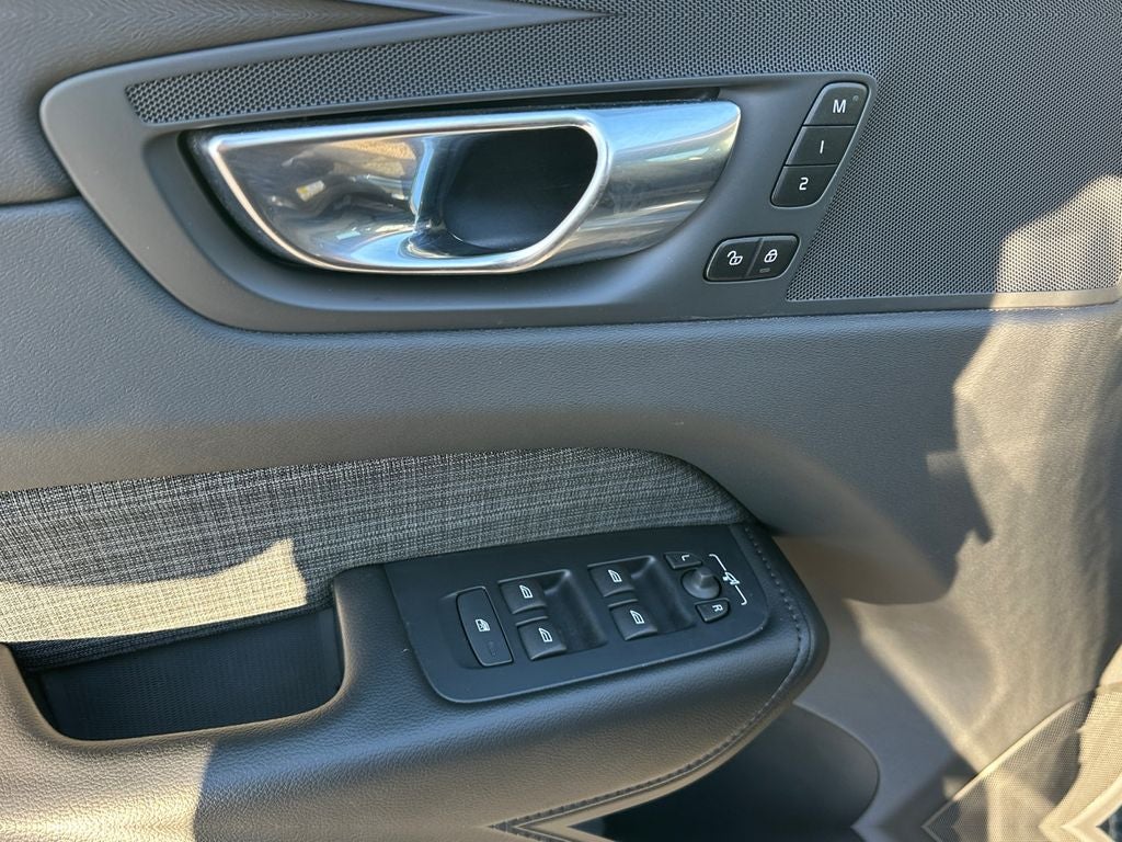 2023 Volvo XC60 B5 Core Volvo Certified