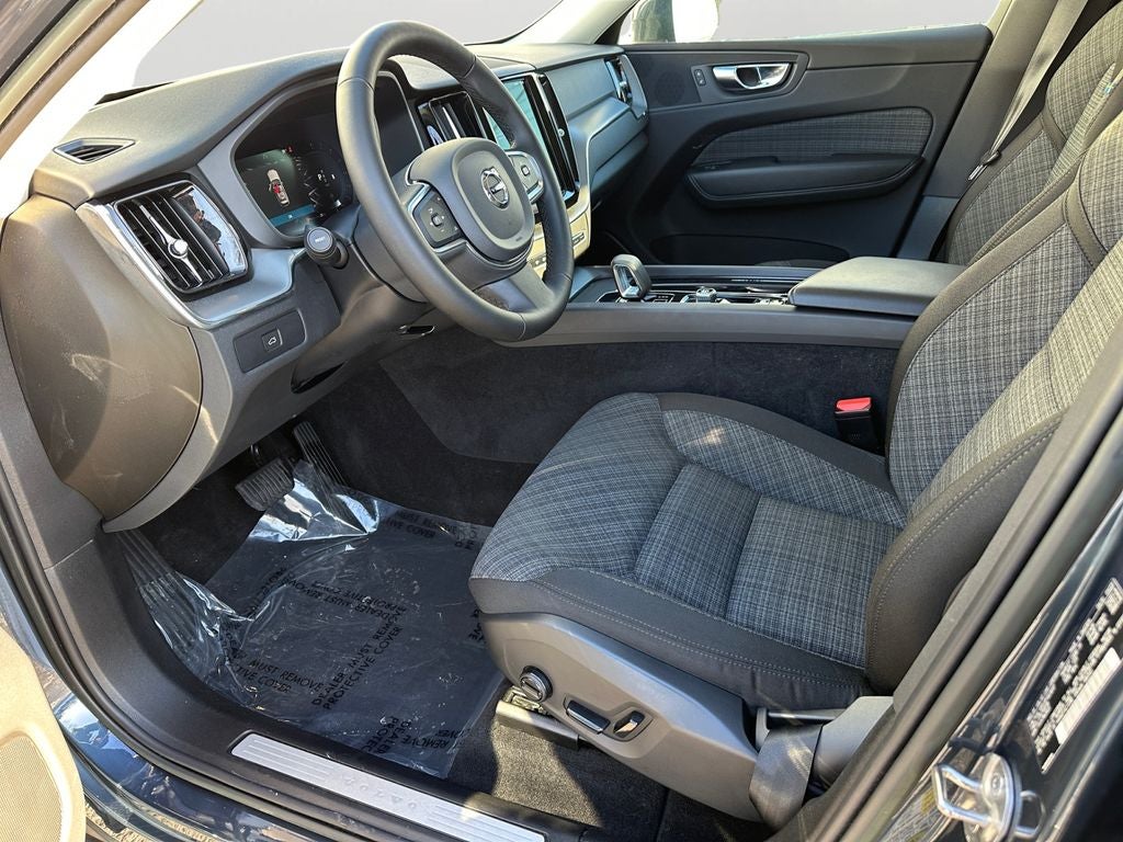 2023 Volvo XC60 B5 Core Volvo Certified