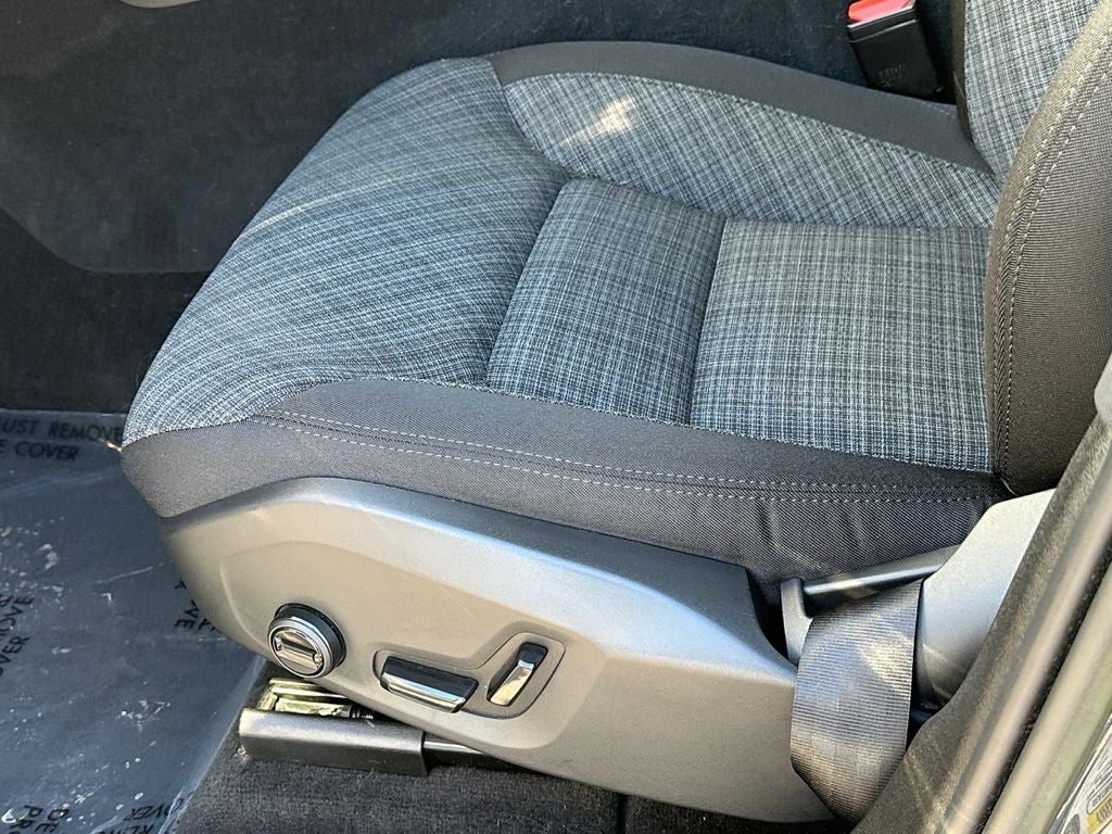 2023 Volvo XC60 B5 Core Volvo Certified