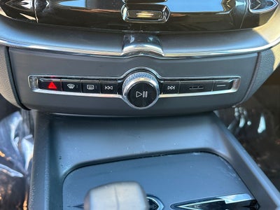 2023 Volvo XC60 B5 Core Volvo Certified