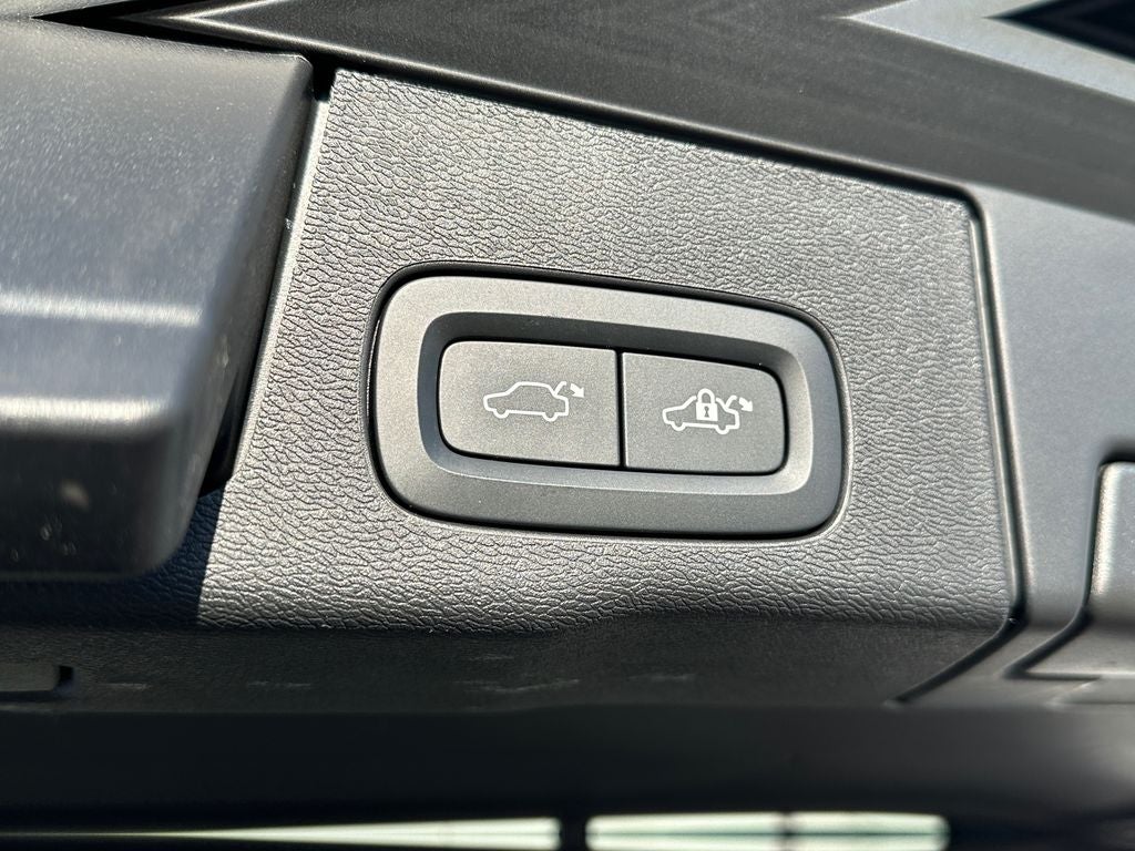 2023 Volvo XC60 B5 Core Volvo Certified