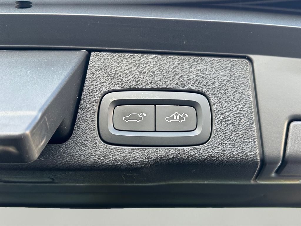 2023 Volvo XC60 B5 Core Volvo Certified