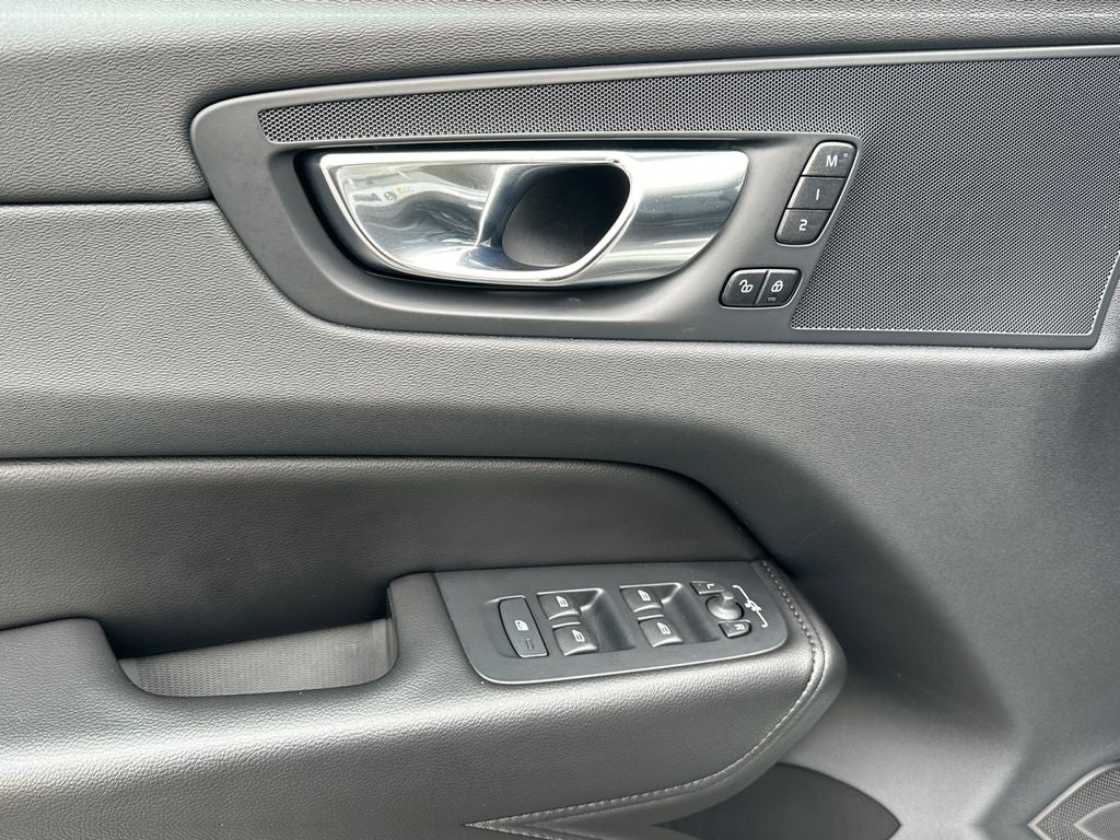 2023 Volvo XC60 B5 Core Volvo Certified