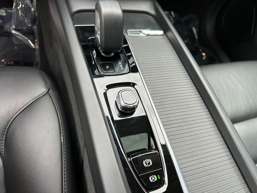 2023 Volvo XC60 B5 Core Volvo Certified