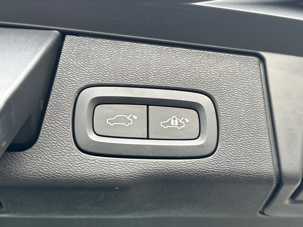 2023 Volvo XC60 B5 Core Volvo Certified