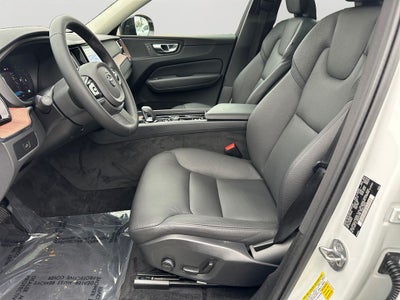 2023 Volvo XC60 B5 Plus Dark Theme