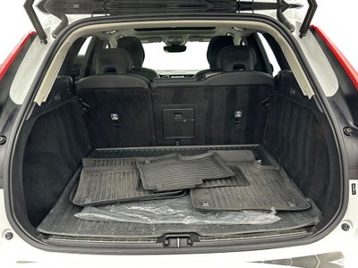 2023 Volvo XC60 B5 Plus Dark Theme