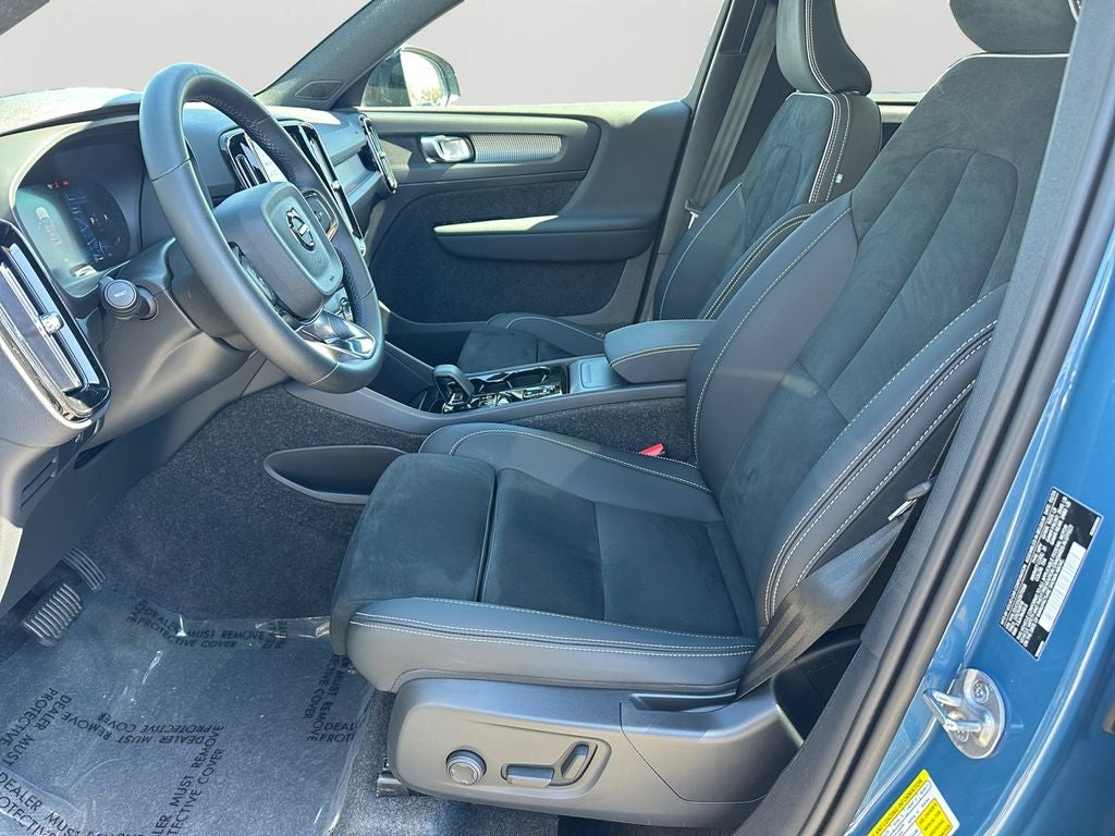 2025 Volvo XC40 B5 Plus Dark Theme Volvo Certified