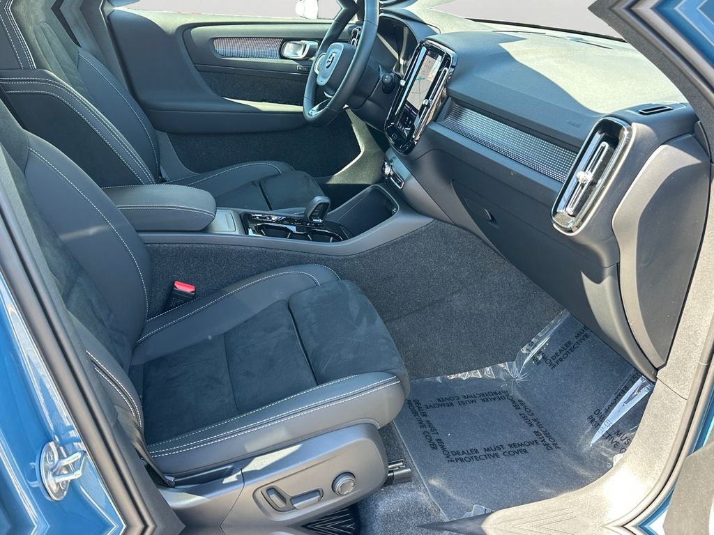 2025 Volvo XC40 B5 Plus Dark Theme Volvo Certified