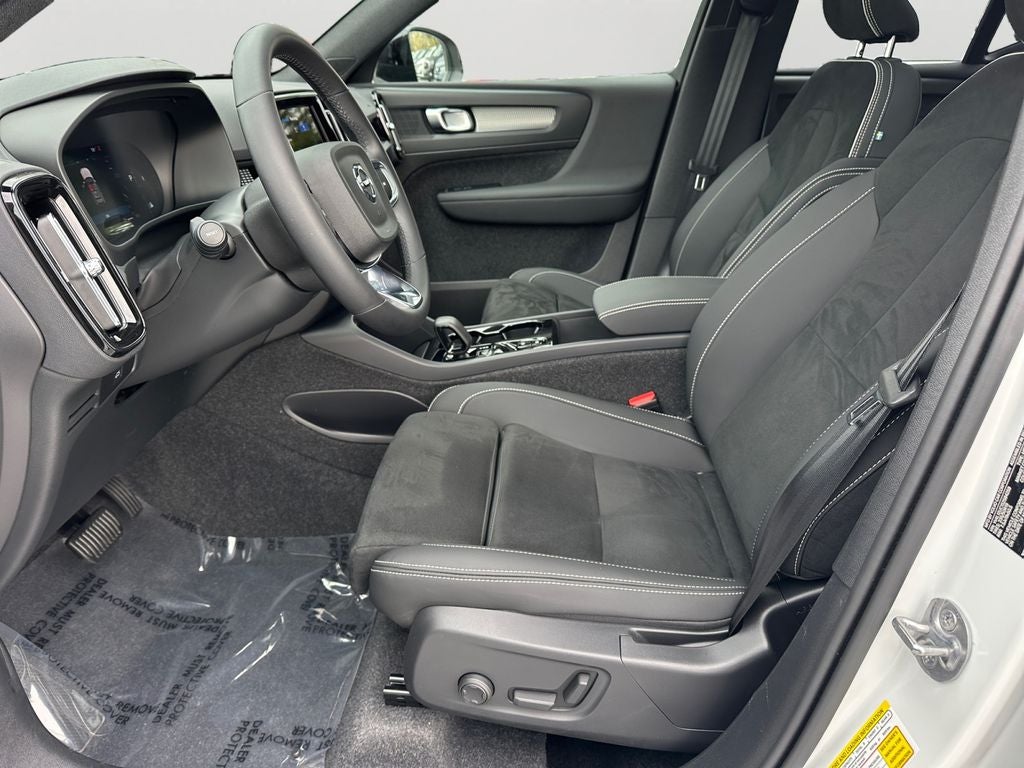 2025 Volvo XC40 B5 Plus Dark Theme Volvo Certified