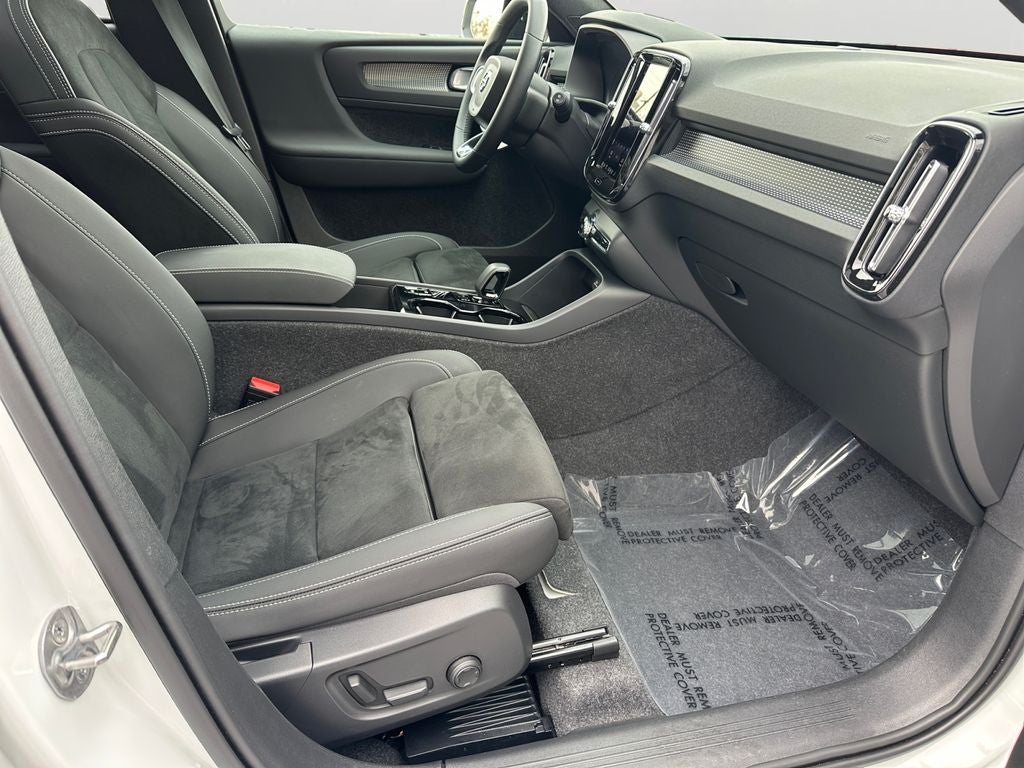 2025 Volvo XC40 B5 Plus Dark Theme Volvo Certified