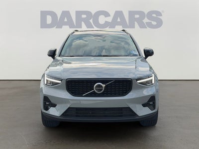 2025 Volvo XC40 B5 Plus Dark Theme