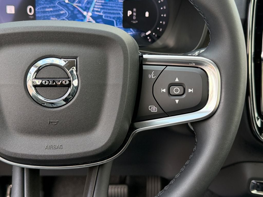 2025 Volvo XC40 B5 Plus Dark Theme