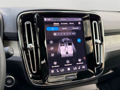 2025 Volvo XC40 B5 Plus Dark Theme