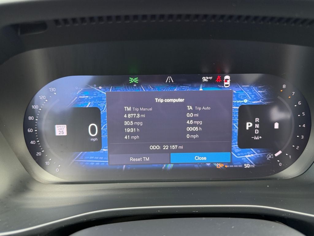 2025 Volvo XC40 B5 Plus Dark Theme